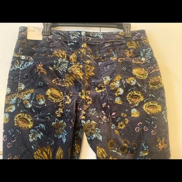 Anthropologie Pilcro The Icon Flare Low-Rise Corduroy Floral Pants - Picture 8 of 11